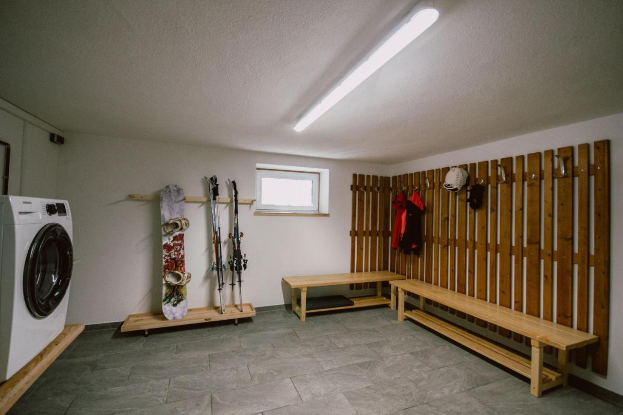 Nedererhof - Zimmer Alpenrose Mit Gemeinschaftskueche Schmirn 外观 照片