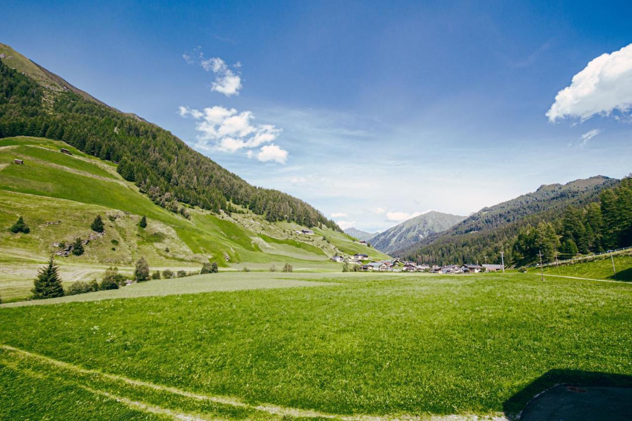 Nedererhof - Zimmer Alpenrose Mit Gemeinschaftskueche Schmirn 外观 照片